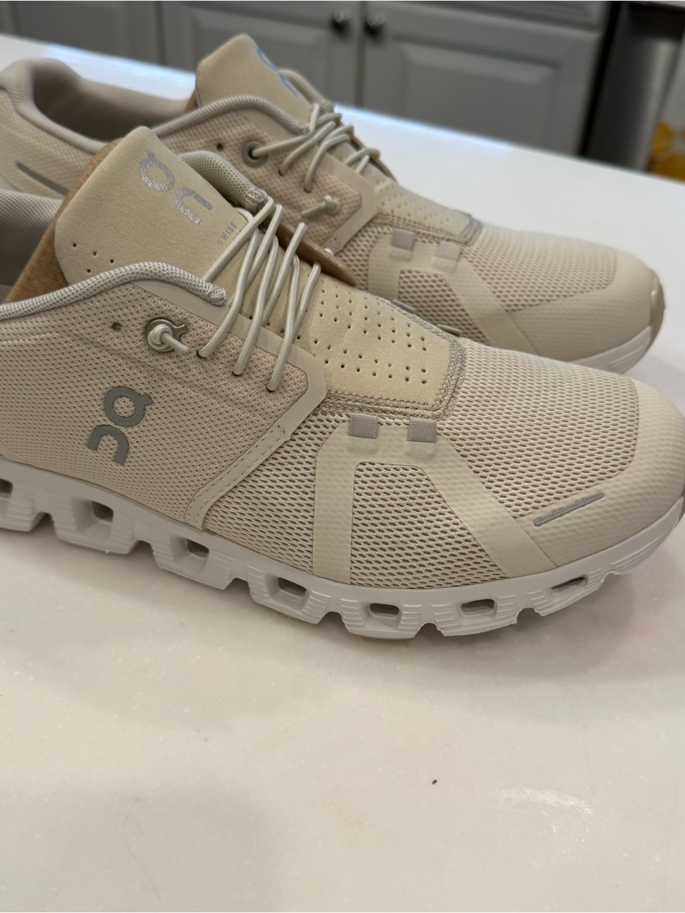 On Cloud Cloud 5 Men’s Running Shoes Cream / Sand Sz US 9.5 EU 43 NIB - Picture 7 of 15